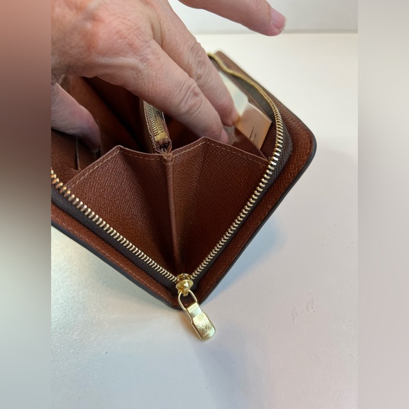 2001 Louis Vuitton Zippy Wallet with brand new Louis Vuitton zipper - Picture 12 of 15